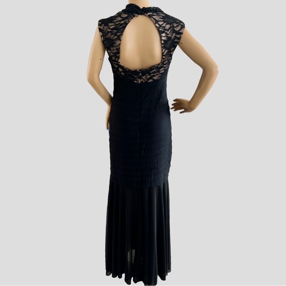 R & M Richards Petite Lace Chiffon Gown - Picture 3 of 8
